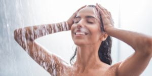 Lợi ích của tắm nước nóng & nước lạnh để giảm cân